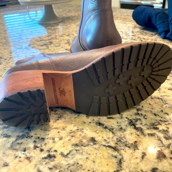 Boots - Picture 6 of 6